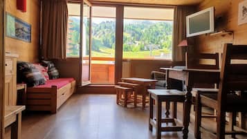 Télévision, livres, chaßne hi-fi