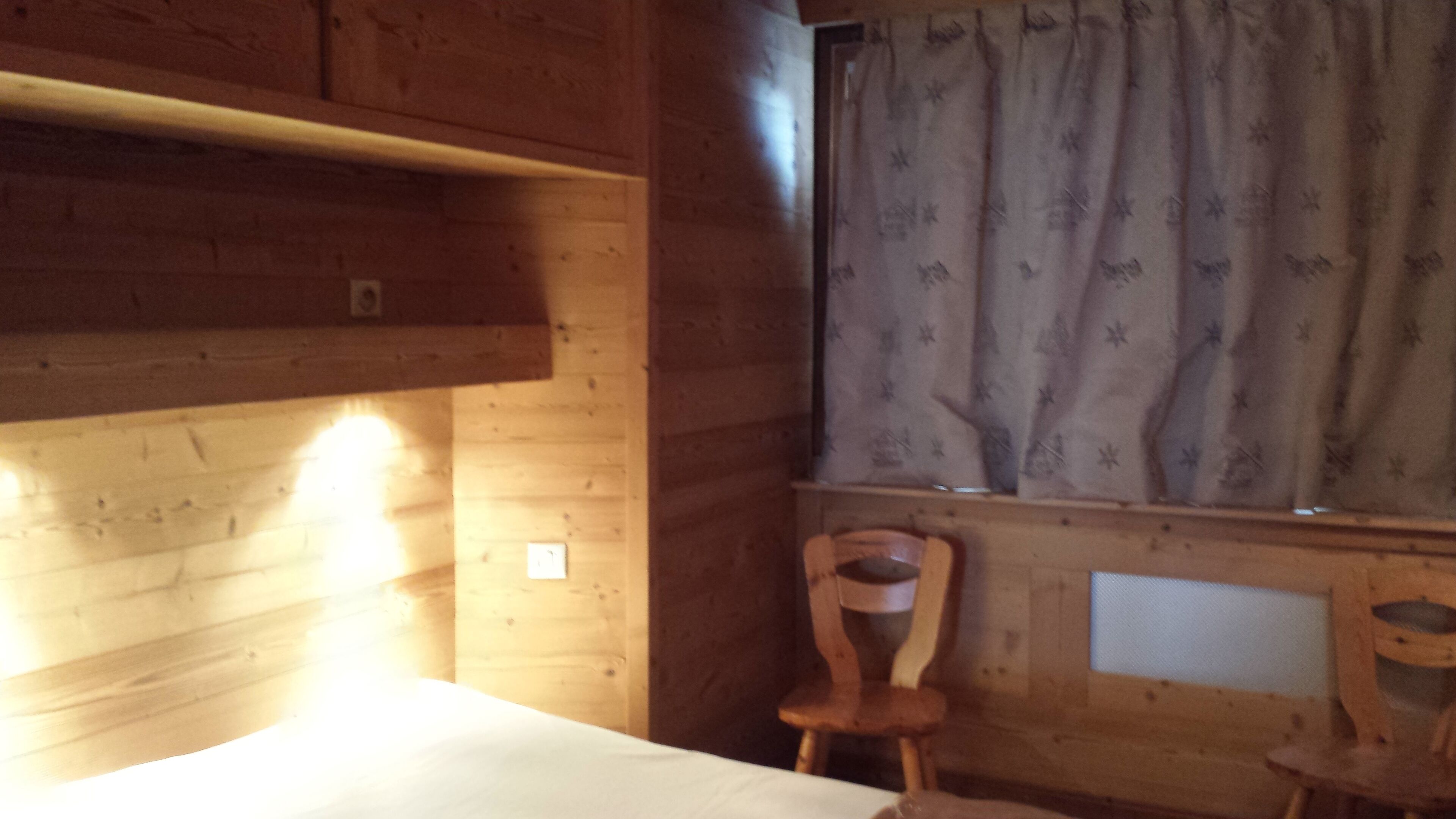 2 室のベッドルーム、アイロン / アイロン台、旅行用ベビーベッド、インターネット