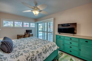 3 bedrooms, desk, iron/ironing board, free WiFi