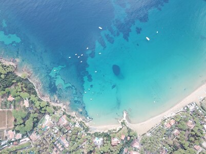 VILLA PINETA - Beautiful house by the sea with direct access to the beach 9 beds