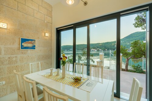 Adriatic Escape: Luxury Villa Dubravka