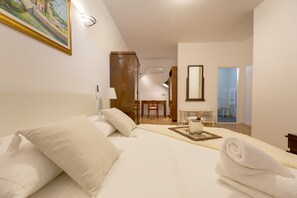 4 chambres, bureau, fer et planche à repasser, Wi-Fi