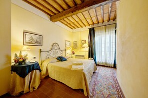 7 bedrooms, in-room safe, iron/ironing board, WiFi
