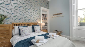 4 bedrooms, iron/ironing board, travel crib, free WiFi