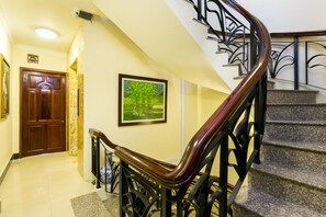 Staircase - OYO 113 Horizon Hotel (Ho Chi Minh City)