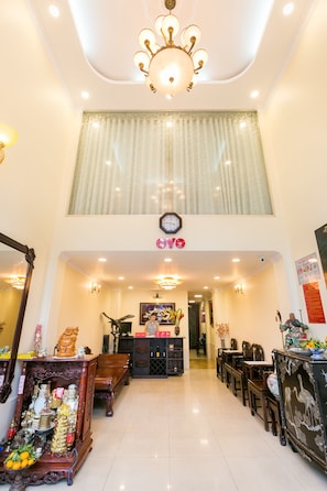Coin salon dans le hall