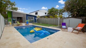 Een verwarmd zwembad