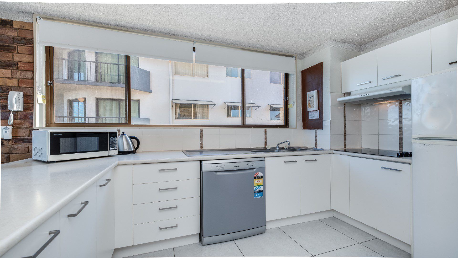 Microwave, dishwasher