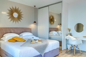 4 bedrooms, in-room safe, iron/ironing board, travel cot