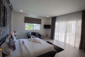 5-Bedrooms Private Pool Villa
