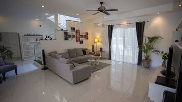 5-Bedrooms Private Pool Villa | Living area | LCD TV, DVD player