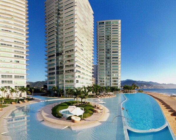 A heated pool - Beachfront condo with amazing views (Puerto Vallarta)