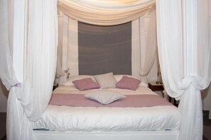 Comfort Double Room (Palj) | Premium bedding, down duvets, pillow-top beds, in-room safe - Houses of Motovun (Motovun)