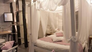 Kahden hengen comfort-huone (Palj) | Ylelliset vuodevaatteet, untuvapeitot, pillowtop-patjalliset sängyt