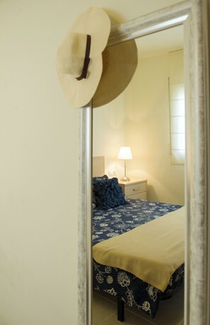 4 habitaciones, tabla de planchar con plancha, cuna de viaje y wifi