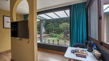 Lotus | Desk, blackout drapes, free WiFi