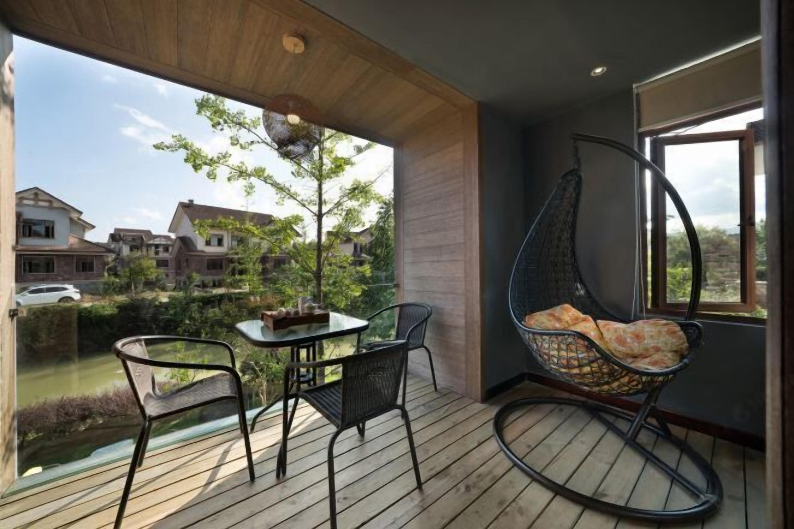 Desk, blackout drapes, free WiFi