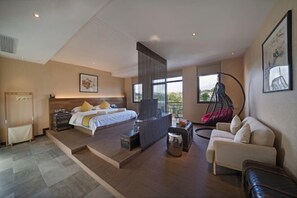 Desk, blackout drapes, free WiFi