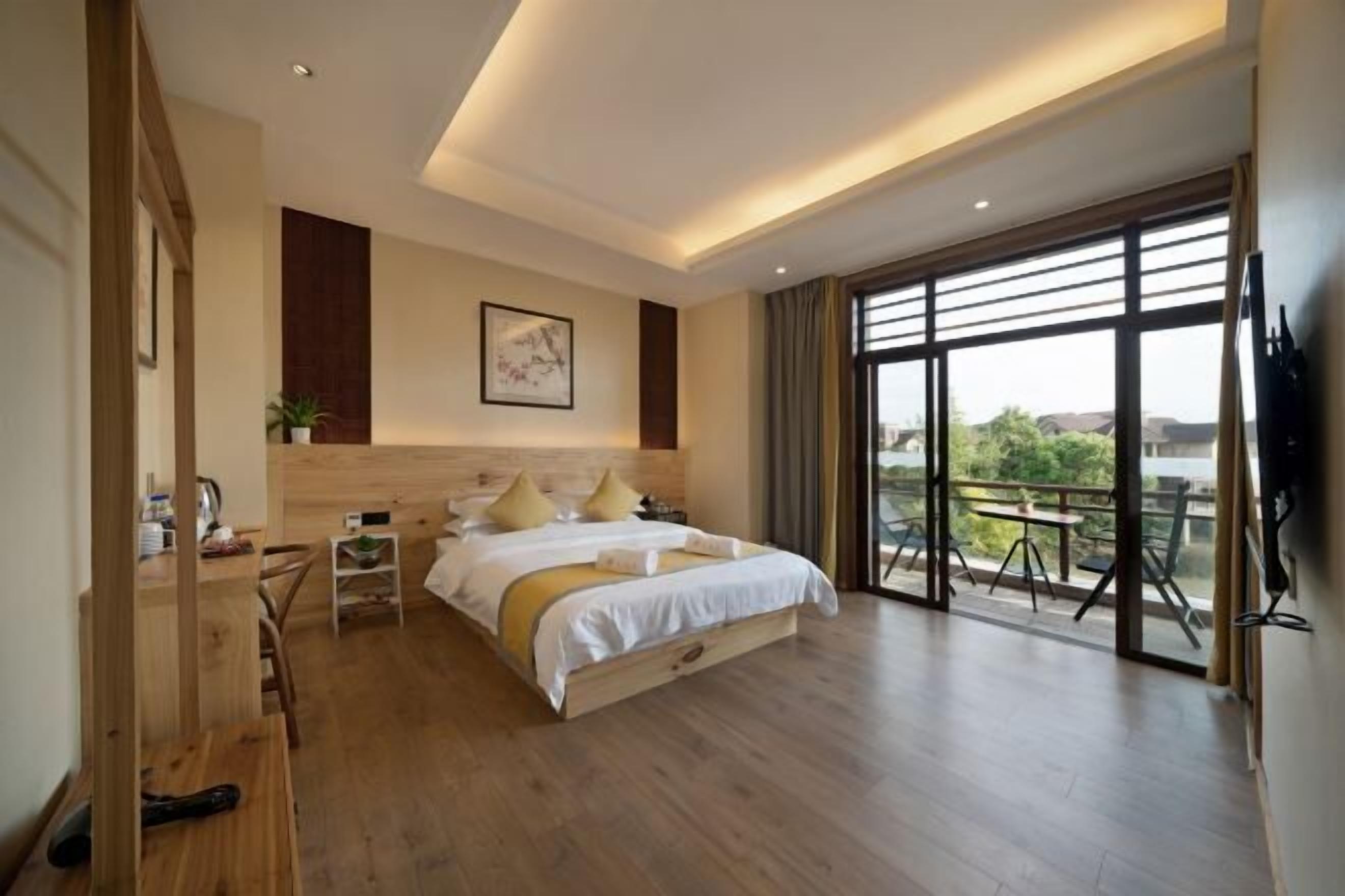 Skrivbord, mörkläggningsgardiner och gratis wi-fi