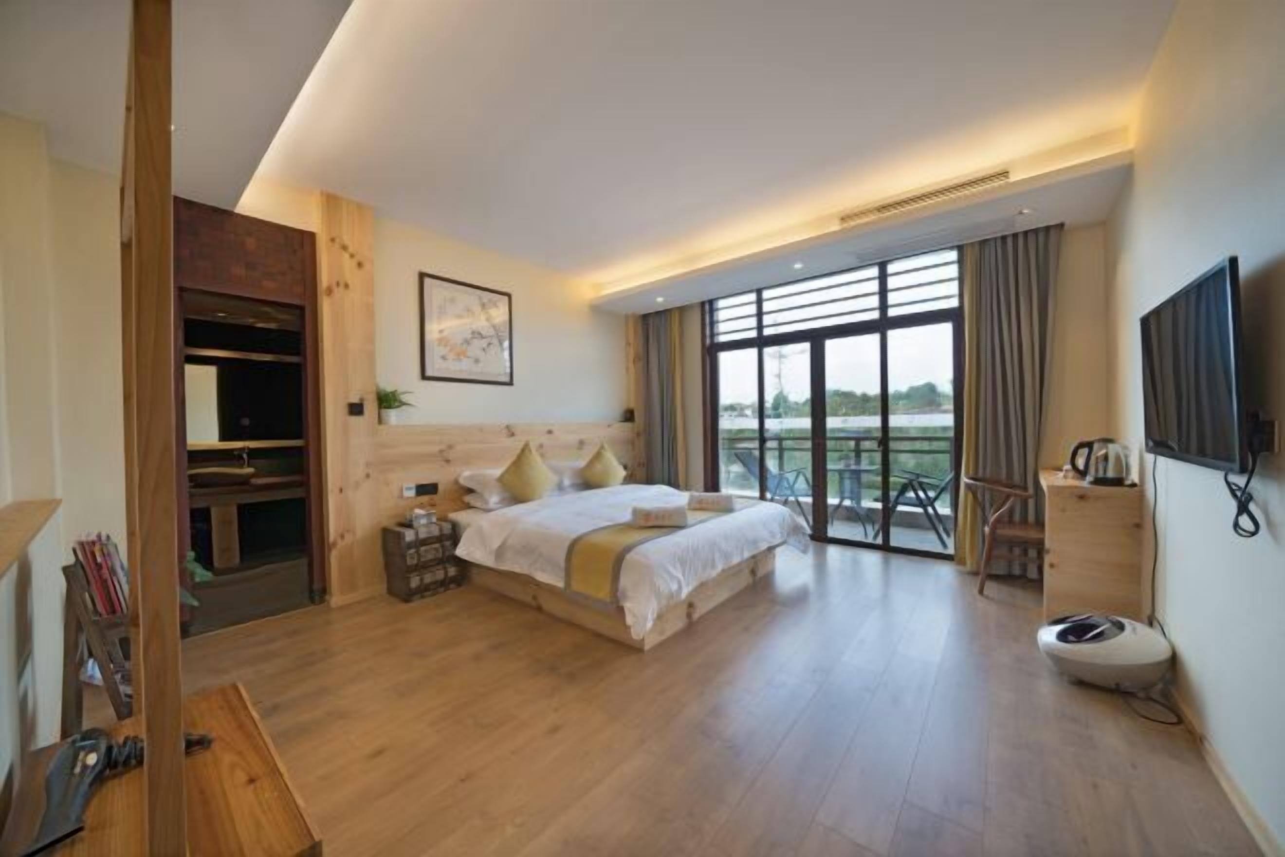 Desk, blackout drapes, free WiFi