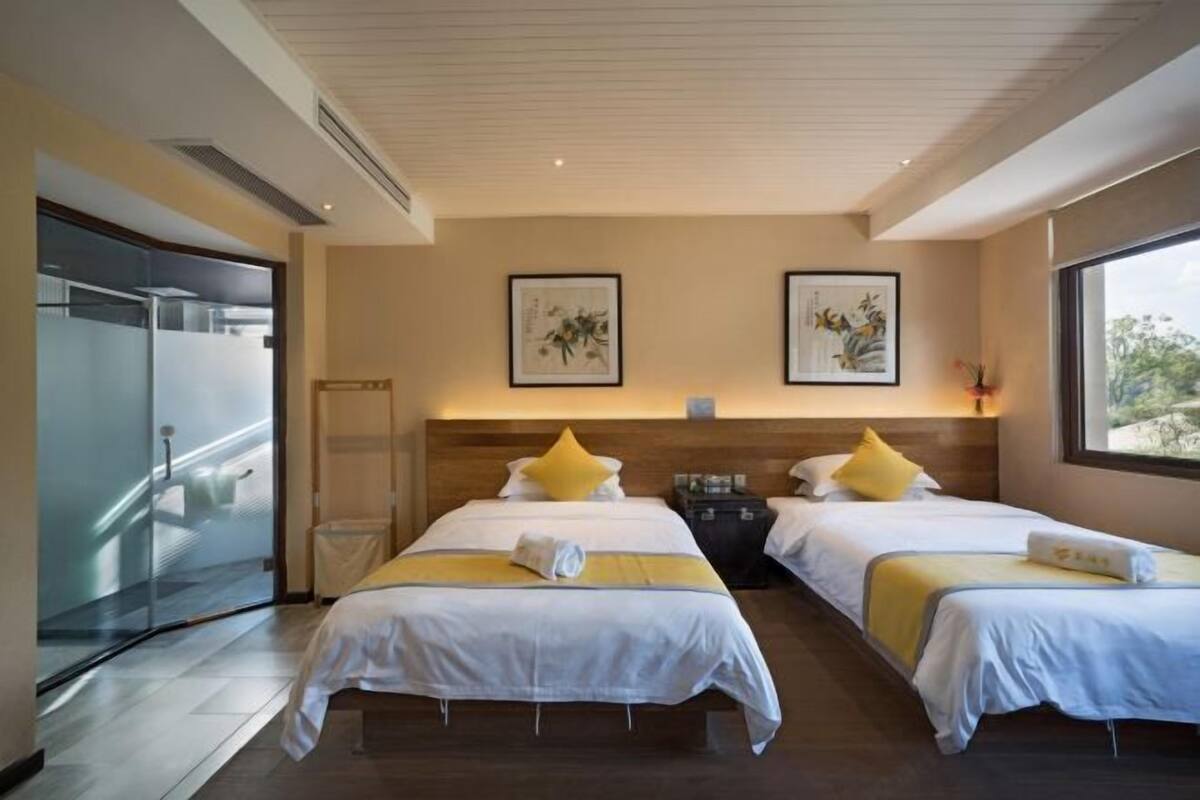 Desk, blackout drapes, free WiFi