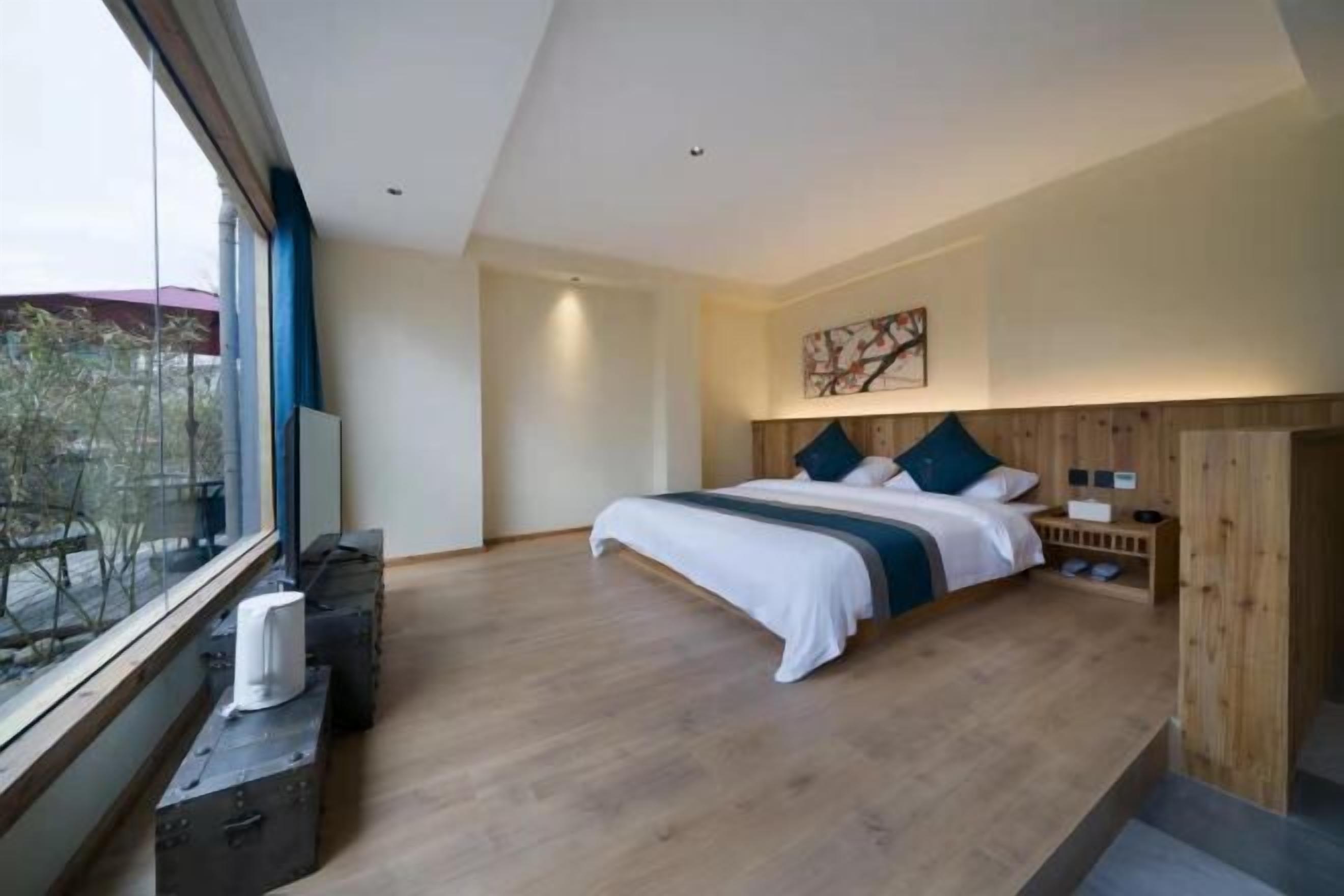 Skrivbord, mörkläggningsgardiner och gratis wi-fi