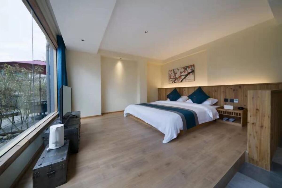 Skrivbord, mörkläggningsgardiner och gratis wi-fi