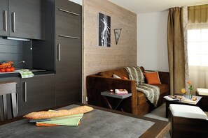 TV - Appartement à 400m des remontées | Accès Piscine ! (Les Gets)