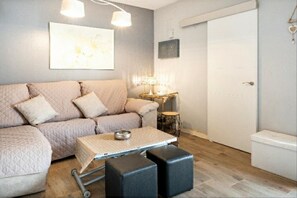 Smart TV, chimenea, reproductor de DVD