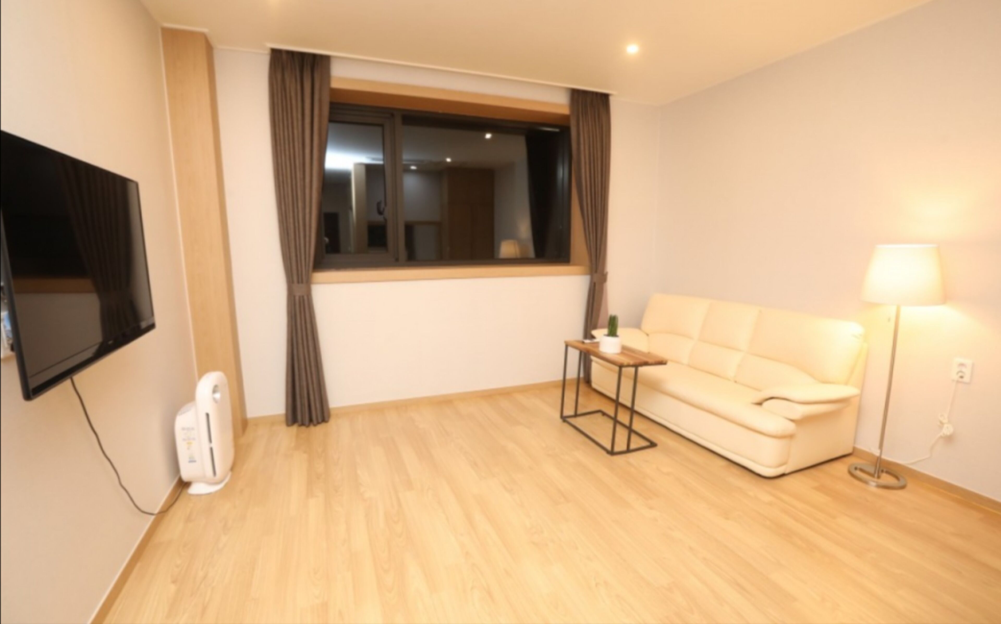 deluxe twin room | free wifi, bed sheets, wheelchair access