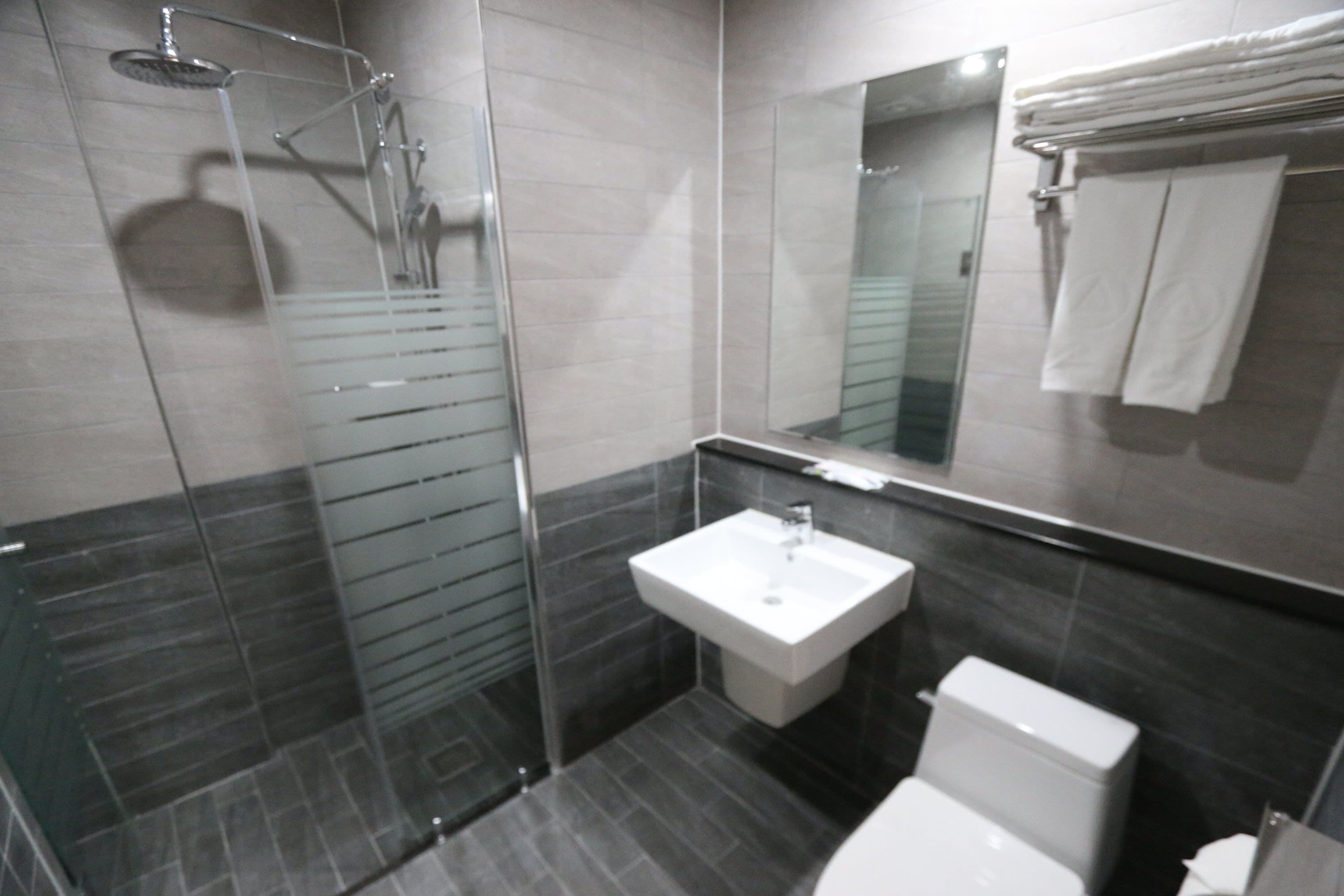 standard ondol room | bathroom | shower, rainfall showerhead, free toiletries, hair dryer