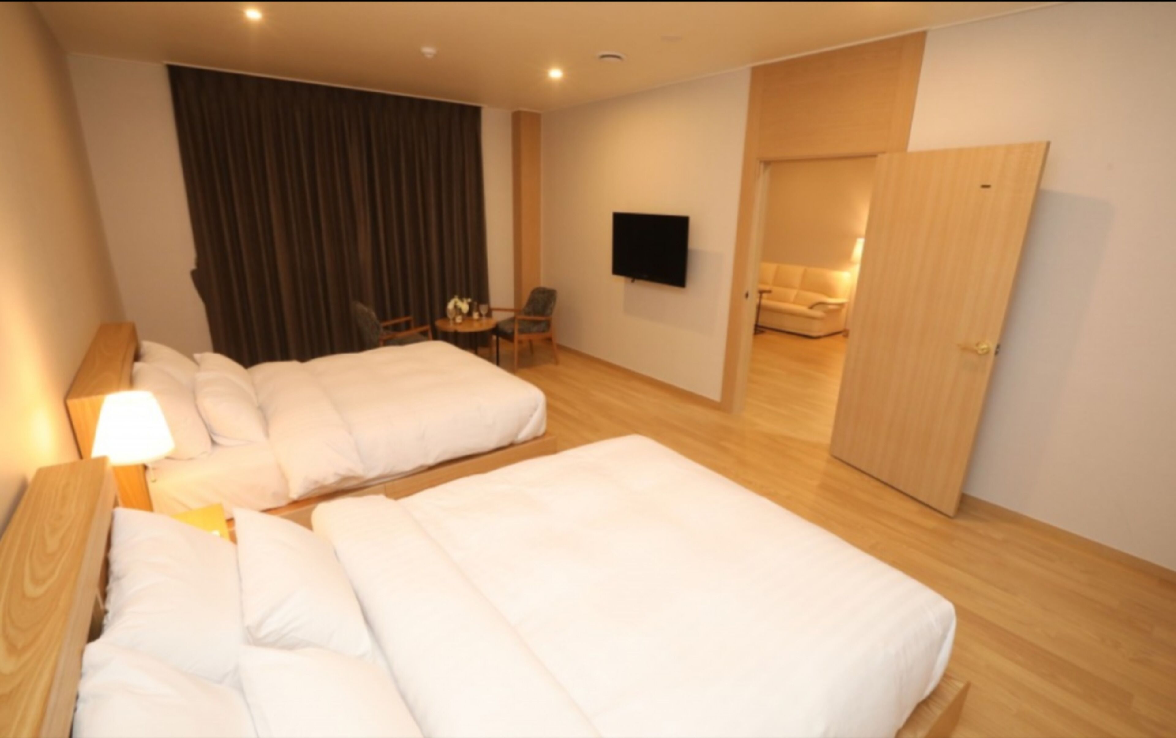 Deluxe Twin Room | Free WiFi, bed sheets, wheelchair access