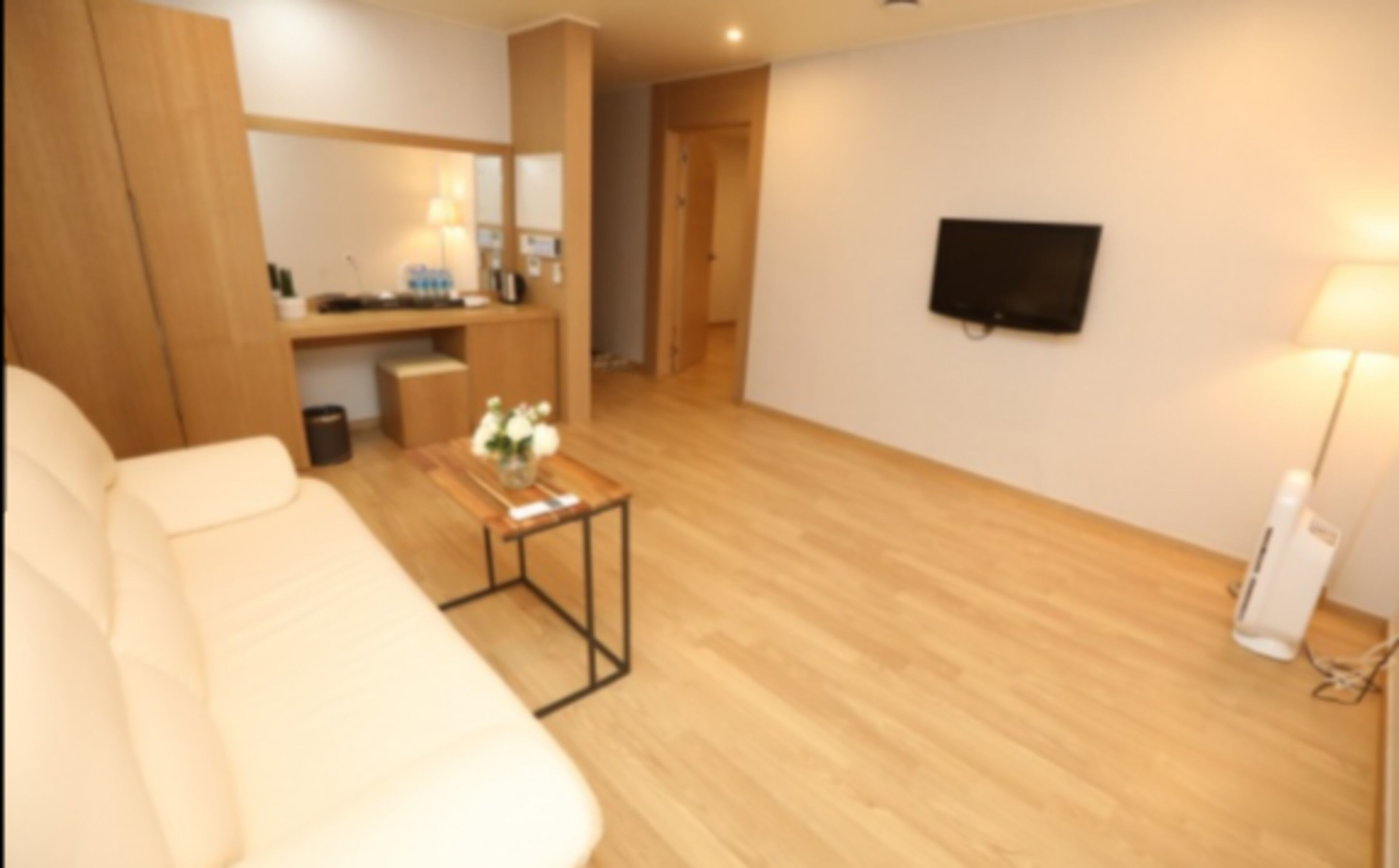 deluxe triple room | free wifi, bed sheets, wheelchair access