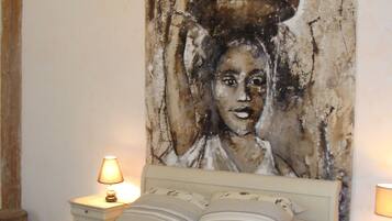 Double Room (L'Africaine) | Free cribs/infant beds, free WiFi, bed sheets