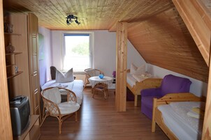 Comfort-Zweibettzimmer | Schreibtisch, kostenloses WLAN, Bettwäsche