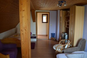 Comfort-Zweibettzimmer | Schreibtisch, kostenloses WLAN, Bettwäsche