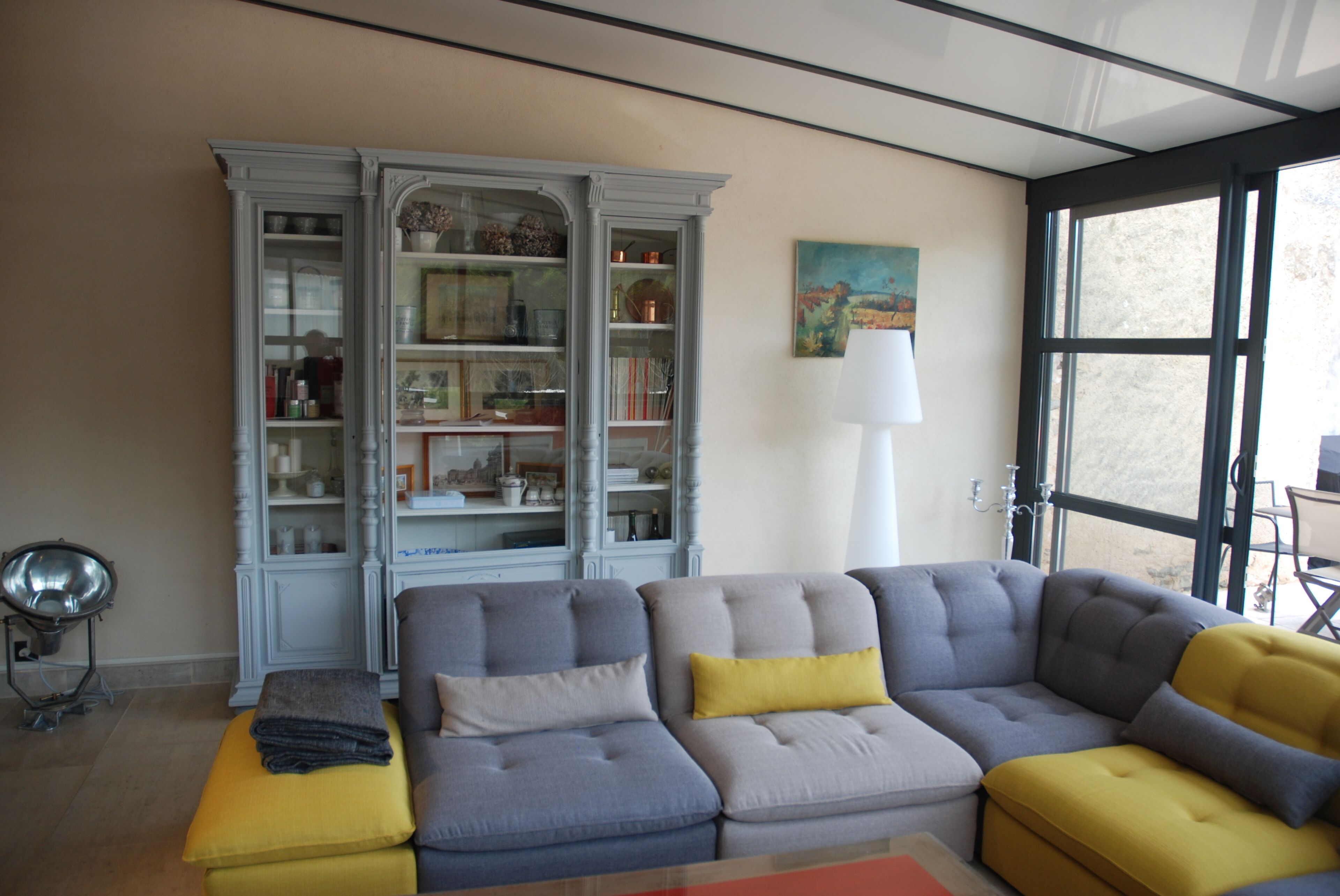 Smart TV, DVD player, books, video library