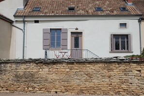 Exterior detail - Charming house in a wine village - Côte de Beaune - with garden and swimming pool (Meloisey)