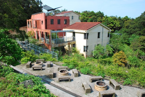 YHA Sze Lok Yuen Tai Mo Shan Youth Hostel