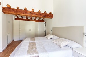 2 Schlafzimmer, schallisolierte Zimmer, Bügeleisen/Bügelbrett, WLAN
