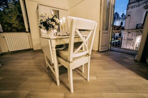 ตู้เย็น, เตาประกอบอาหาร, เครื่องชงกาแฟ/ชา, กาต้มน้ำไฟฟ้า