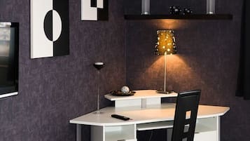 Comfort Double Room | Hypo-allergenic bedding, desk, free cribs/infant beds, free WiFi