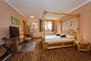 Hypo-allergenic bedding, desk, free cribs/infant beds, free WiFi - Hotel Rosenhof (Isenbuttel)