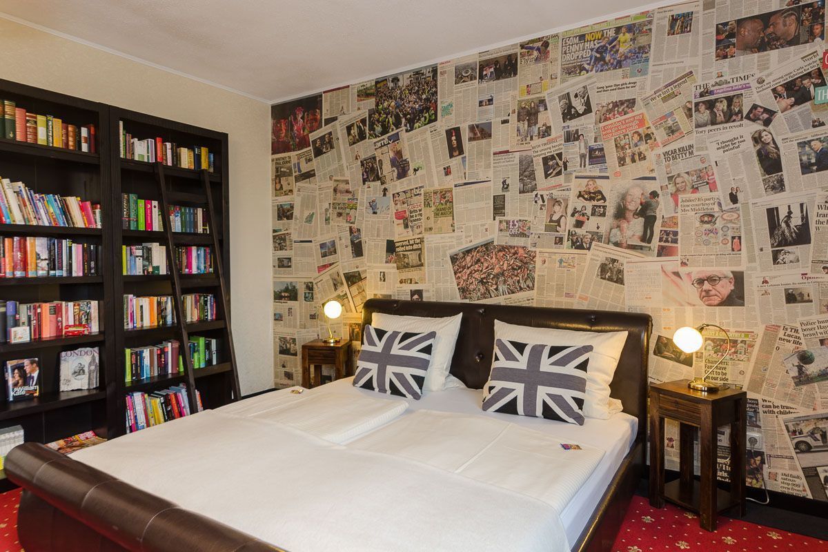 hypo-allergenic bedding, desk, free cots/infant beds, free wifi