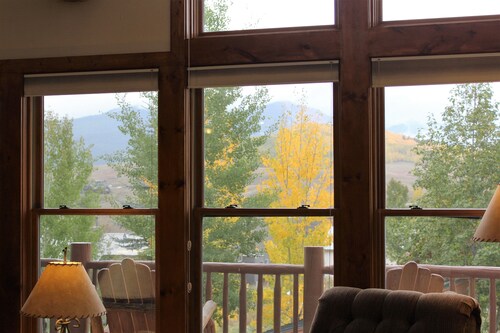 Getaway in CB @ this 3 bedroom Treasury Point Condo, Best Views! Common Hot Tub 