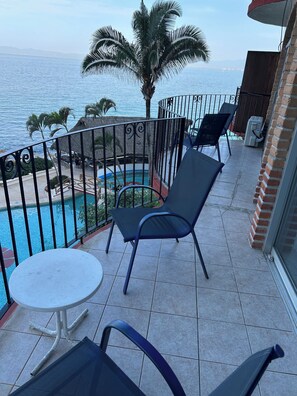 Property grounds - Puerto Vallarta Beachfront Condo- great Oceanview, White sand Beaches, AC, Pool (Puerto Vallarta)
