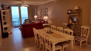 Tv, dvd-spelare och en stereo