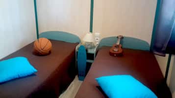 2 bedrooms, WiFi, bed sheets