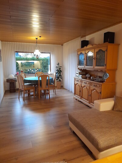 Renovated apartment in a good residential complex in Solms in the beautiful Lahn valley. 