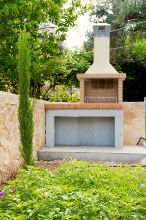 Villa (3 Bedrooms) | BBQ/picnic Area